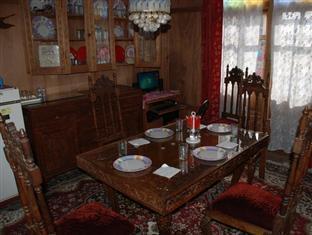 Hotel Houseboat Ambassador Srīnagar Esterno foto
